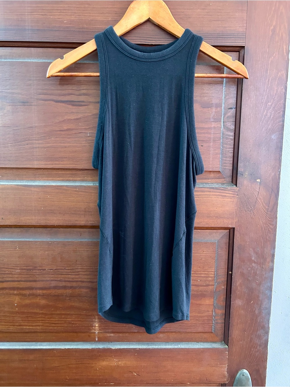 Lululemon Women’s Sleeveless Hold Tight Crewneck Tank Top *Waist Length in Black - Picture 6 of 9